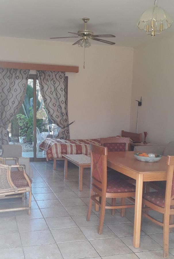 Natasha'S Apartments Paphos Eksteriør bilde